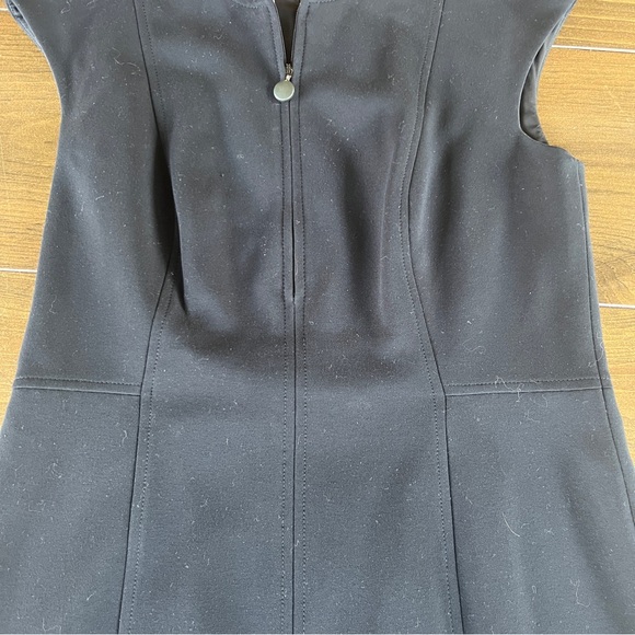 AKRIS PUNTO
Black Jersey Zip Front Cap Sleeve Dress - Picture 3 of 8